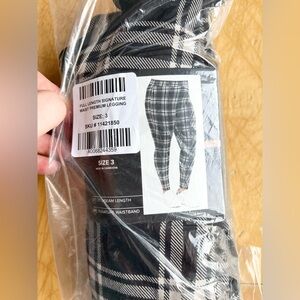 Torrid Full‑Length Signature Waist Premium Plaid Leggings Size 3